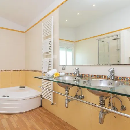 Chalet Romani